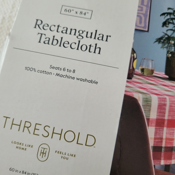 Threshold tablecloth 60" X 84" - Picture 3 of 8